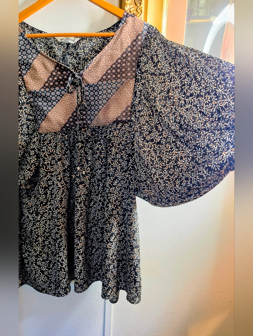 DAVI & DANI Black and Beige Patchwork Floral Long Sleeve Midi Dress - Picture 7 of 7